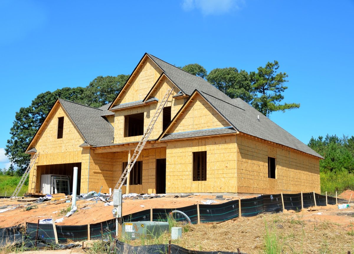 Właściwie z obowiązującymi regulaminami nowo konstruowane domy muszą być gospodarcze.